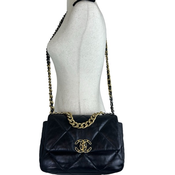 CHANEL CC 19 FLAP BAG MEDIUM IN SHINY LAMBSKIN - Picture 3 of 12